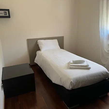 Vittoria - Near Outlet * Новента-ди-Пьяве